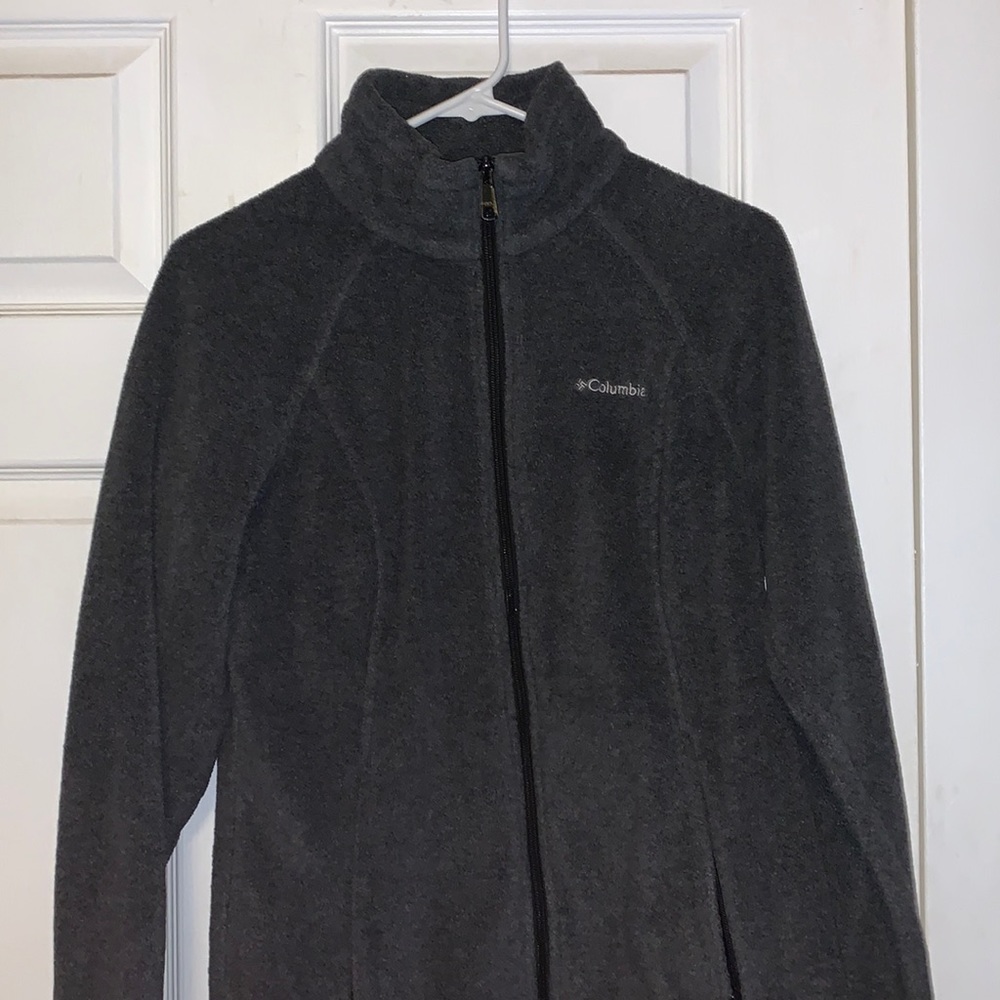⭐️Like new Columbia grey zip up jacket